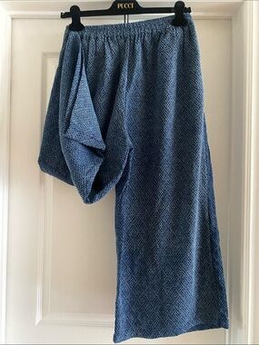 Super comfortable Indigo Textured Midi pants